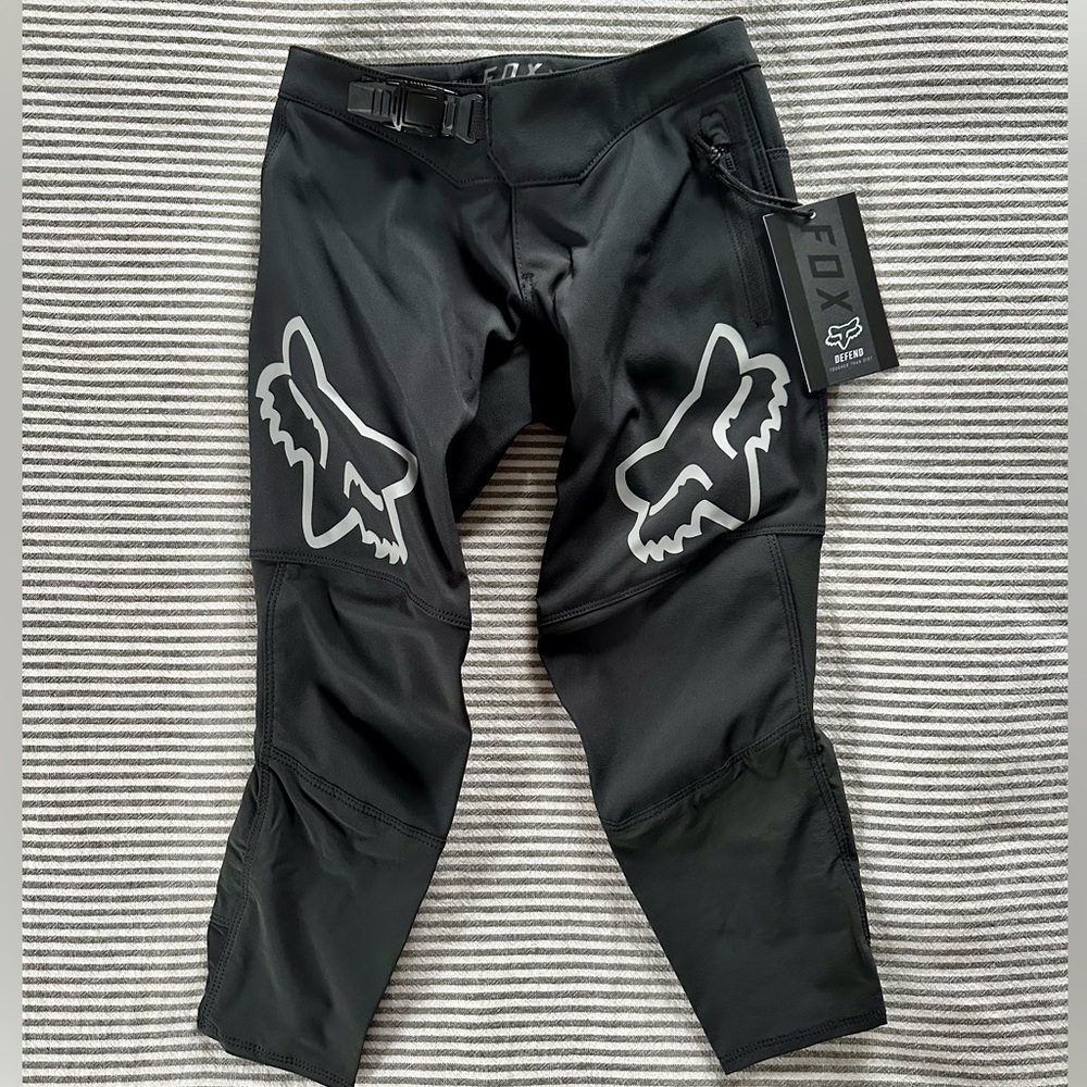 Fox Youth Defend Bike Pants black size 22 NWT